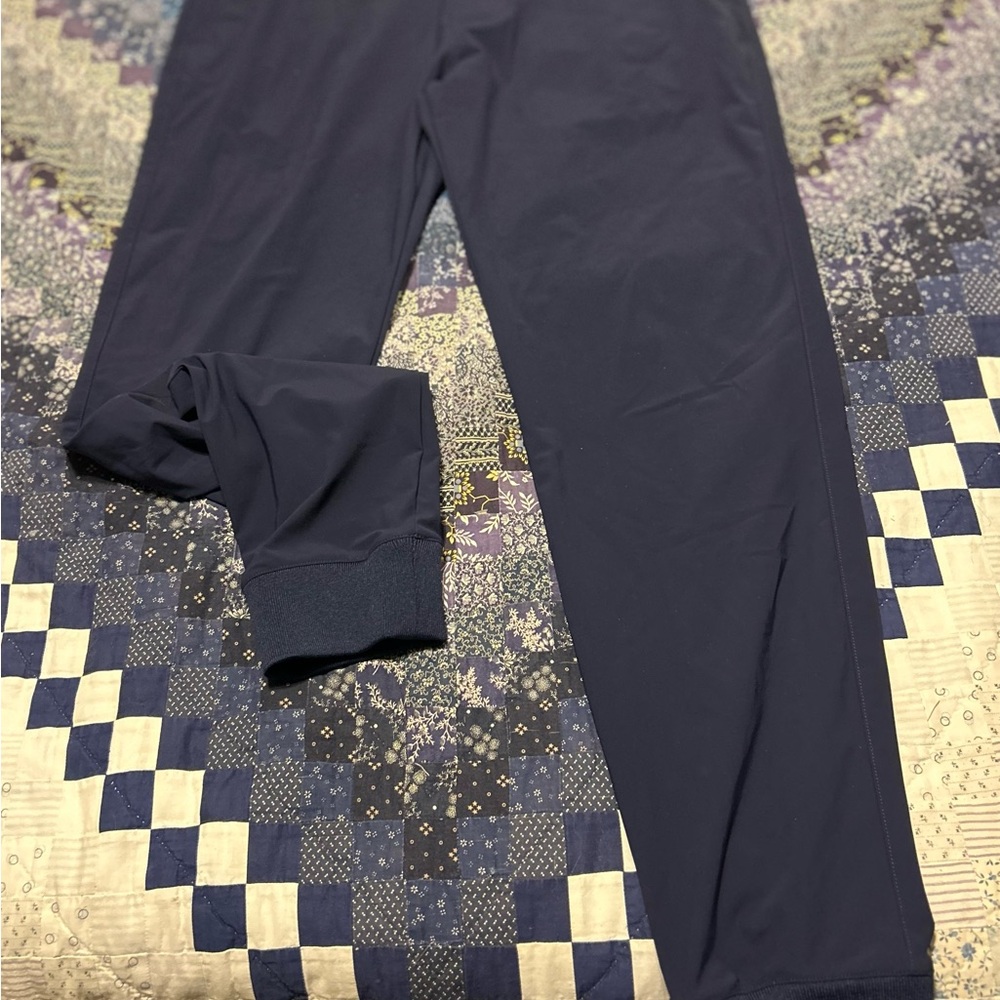 Greyson navy blue Montauk joggers. Size 32